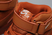 Load image into Gallery viewer, Air Force 1 Mid Orange AF1