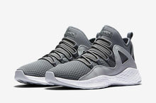 Load image into Gallery viewer, Men's Formula 23 Basketball Shoes