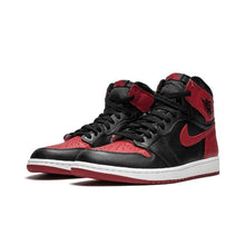 Load image into Gallery viewer, Men's Jordan 1 Retro High OG Basketball Shoes