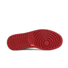Load image into Gallery viewer, Men's Jordan 1 Retro High OG Basketball Shoes