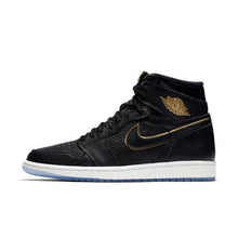 Load image into Gallery viewer, Men's Jordan 1 Retro High OG Basketball Shoes