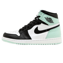 Load image into Gallery viewer, Men's Jordan 1 Retro High OG Basketball Shoes